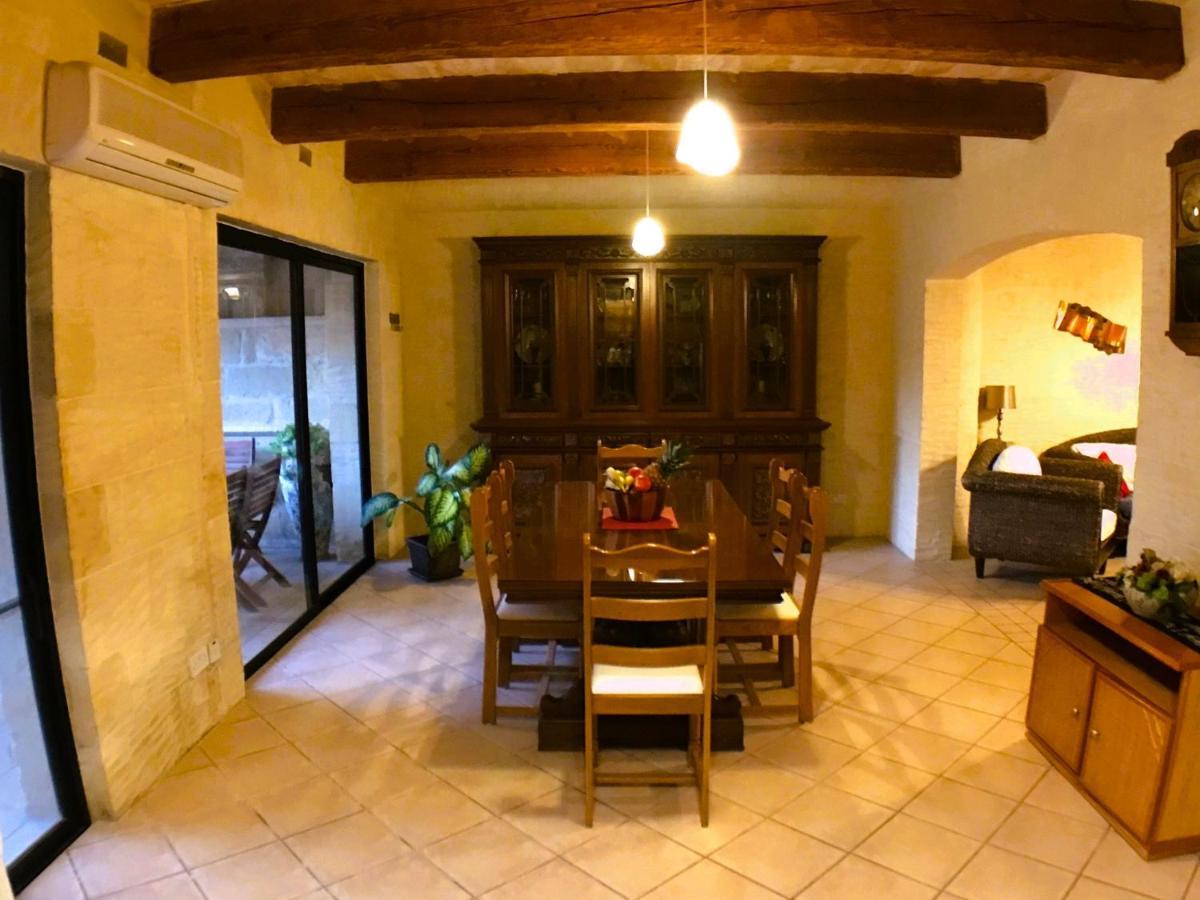 Ad Hoc Bed & Breakfast Il-Pergla